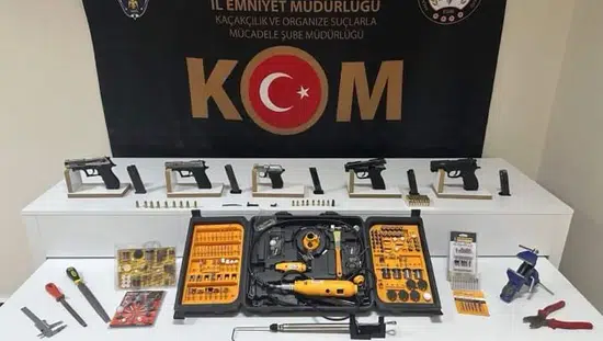 Elazığ polisinden silah operasyonu Evden atölye çıktı