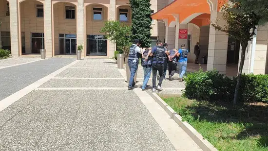 Siirt’te sokak ortasında işlenen cinayetin zanlıları cezaevine gönderildi