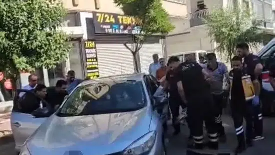 Batman Bahçelievler’de trafik kazası Bir kişi araçta sıkıştı