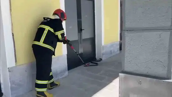 Tatvan TCDD binasında yılan sürprizi