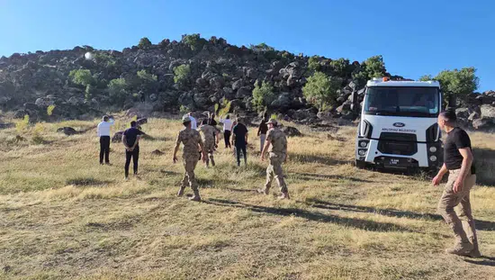 Bitlis Adilcevaz kırsalında çıkan yangın 500 dönüm araziyi yok etti
