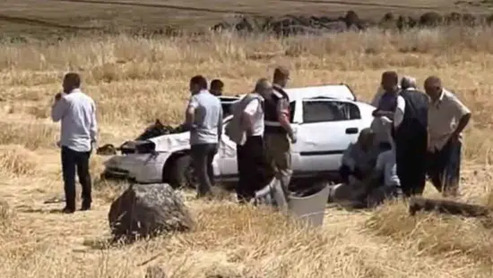 Siverek yolunda kontrolden çıkan otomobil takla attı