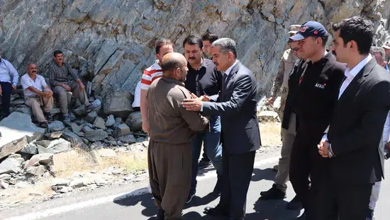Şırnakta çaya düşen genci arama çalışmaları tüm hızıyla sürüyor
