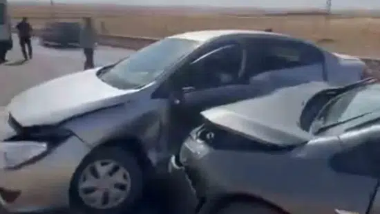 Silvan yolunda iki otomobilin karıştığı trafik kazasında iki kişi yaralandı