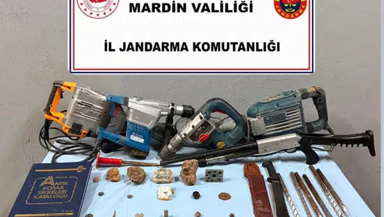 Mardin’deki kaçakçılık operasyonunda 1500 yıllık Roma mozaiği bulundu