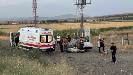 Bingöl Genç yolunda kontrolden çıkan araç takla attı