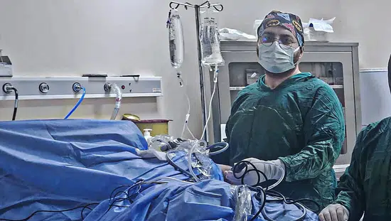 Patnos Devlet Hastanesi dirsek ağrısı çeken hastaya şifa oldu