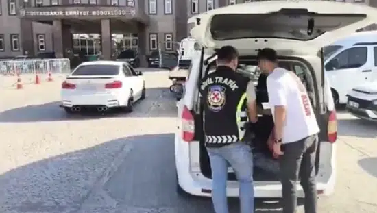 Makas atan 3 sürücüye 276 bin TL ceza kesildi