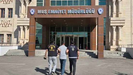 Muş polisi uzun süredir aranan dolandırıcılık hükümlüsünü yakaladı