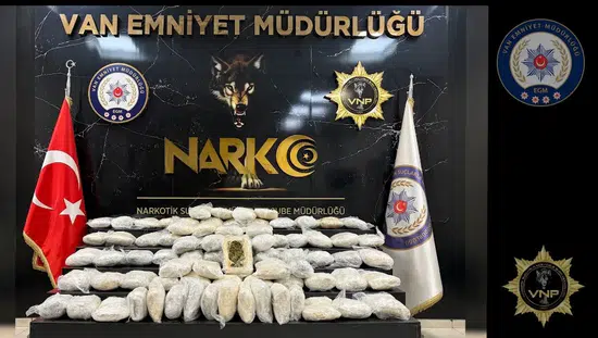 Van Başkale operasyonunda çok miktarda uyuşturucu ve kaçak yakıt yakalandı