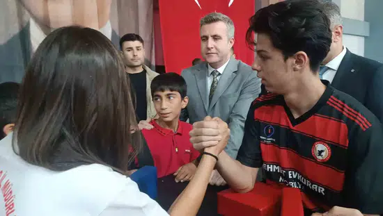 Van Özalp Gençler İçin Spor ve Eğlence Dolu Bir Gün Düzenledi