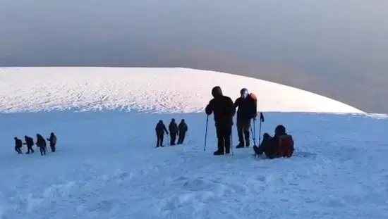 Ağrı Dağı zirvesindeki buzullar hızla eriyor