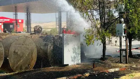 Kurtalan'da tadilat halindeki petrol istasyonunda korkutan yangın
