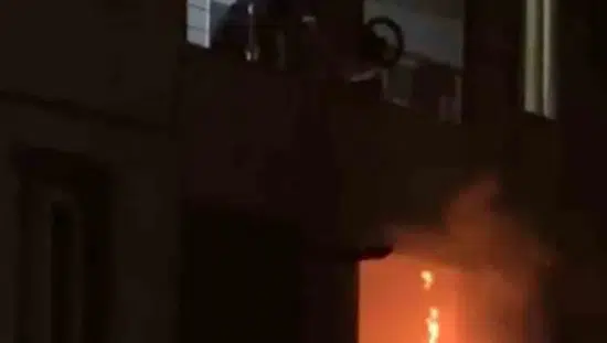 Kurtalan ilçesinde bir apartman dairesinde yangın paniği yaşandı