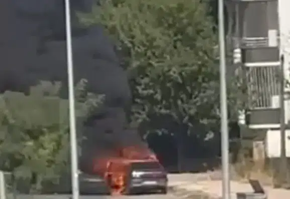 Beşiri yolunda seyir halindeki otomobil alevlere teslim oldu