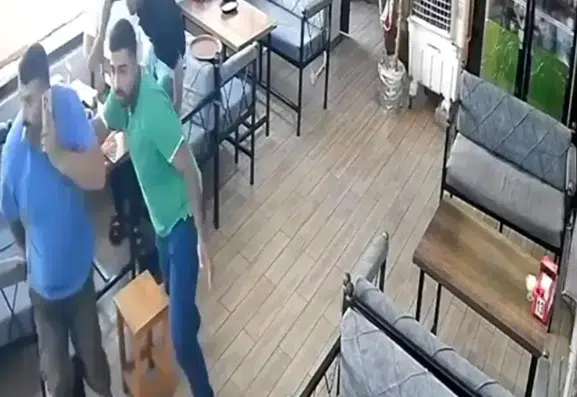 Şanlıurfa depreminde lokantadaki panik anları kameraya yansıdı