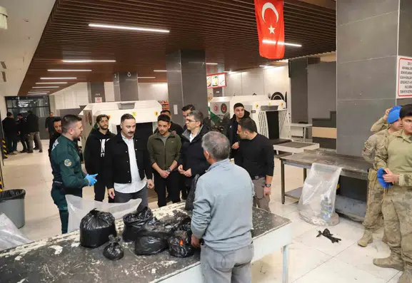 Doğubayazıt Kaymakamı Gürbulak Sınır Kapısı'nda Denetim Yaptı