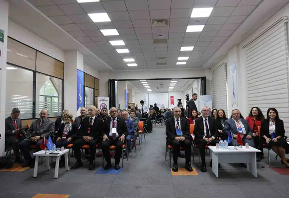 Elazığ yükseköğretimde kaliteyi artırmak için uzmanları bir araya getirdi