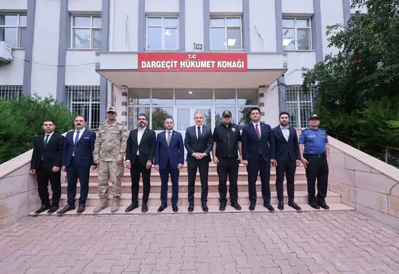 Mardin Valisi Tuncay Akkoyun Dargeçit ilçesinde temaslarda bulundu
