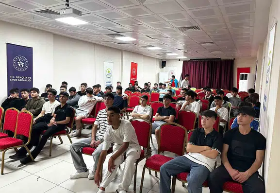 Solhanlı gençler Hasankeyf'in tarihi atmosferini keşfetmek için yola çıktı