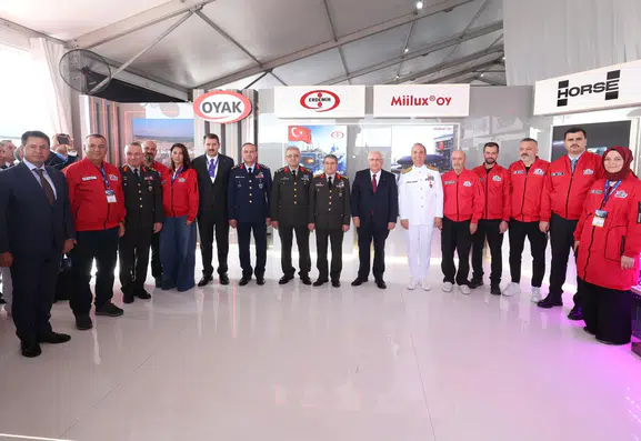 Bakan Güler Şanlıurfa'da TEKNOFEST stantlarını inceledi