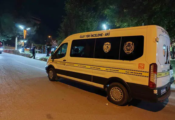 Batman'da parkta bıçaklı kavga sonucu bir kişi hastanelik oldu