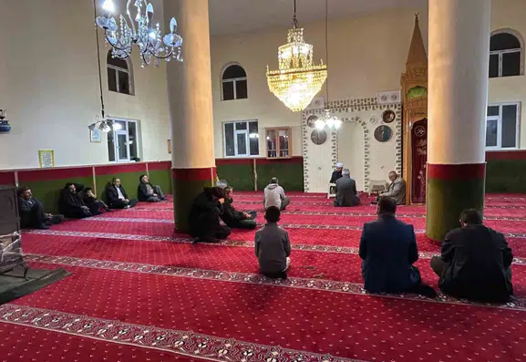 Van Özalp halkı sabah namazı buluşmalarında bir araya geldi