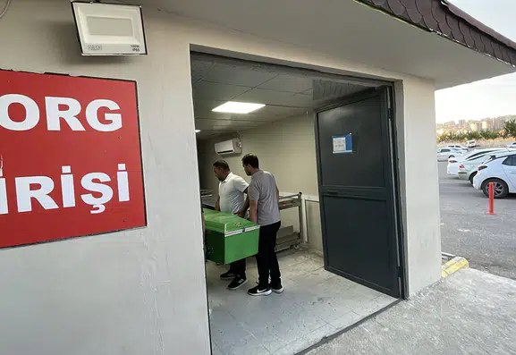 Şanlıurfa'da şarampole devrilen otomobilin sürücüsü yaşamını yitirdi