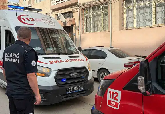Elazığ'da yaşlı kadından haber alamayan ekipler çilingirle eve girdi