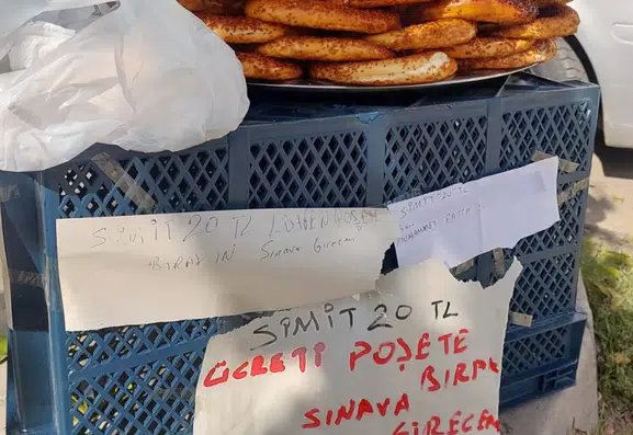 Elazığ'da simitçi tezgahını emanet edip KPSS sınavına girdi