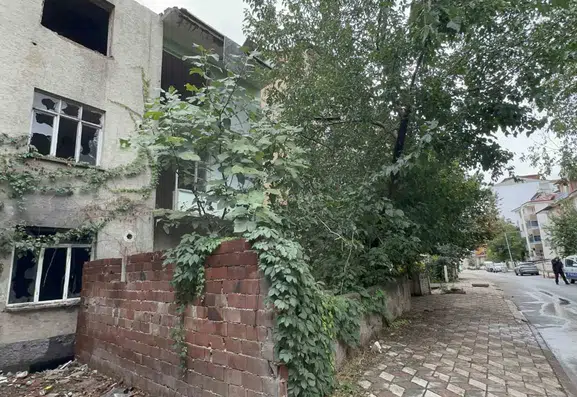 Elazığ Kültür Mahallesi'nde metruk binada korkutan yangın