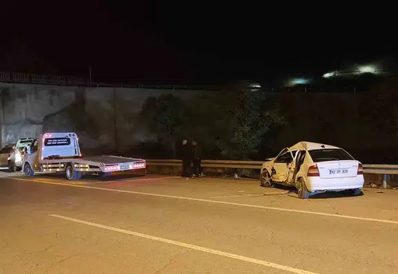 Muş'ta tır ve otomobil çarpıştı: İki kişi araçta sıkıştı