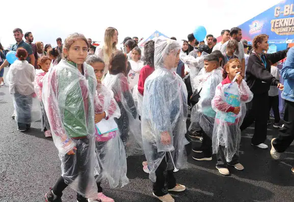 Şanlıurfa TEKNOFEST alanında yağmura rağmen büyük coşku sürüyor