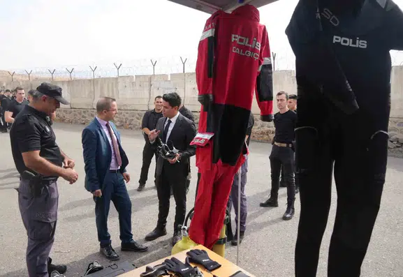 Cizre Kaymakamı Baycar su altı ekiplerinin çalışmalarını yerinde inceledi