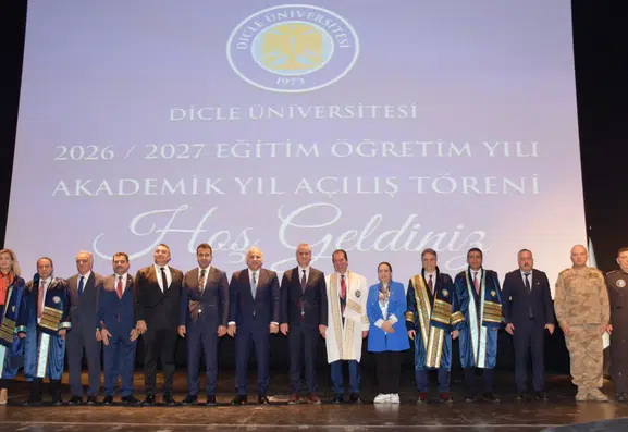 Dicle Üniversitesi'nde yeni akademik yıl törenle açıldı: Süreçle ilgili mesajlar verildi