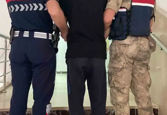 Şanlıurfa’da aranan iki firari hükümlü jandarma operasyonuyla yakalandı