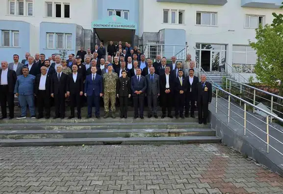 Tatvan sakinleri bayramlaşma programında bir araya geldi