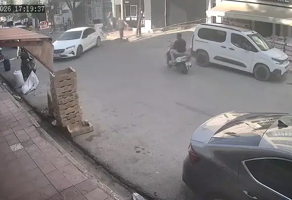 Nusaybin sokaklarında gündüz vakti bisiklet hırsızlığı