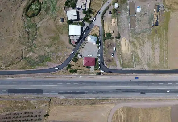 Siirt’in köylerine konforlu ulaşım için sıcak asfalt döşendi