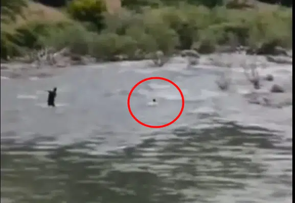 Bingöl’de serinlemek için girdiği çayda kaybolan adam aranıyor