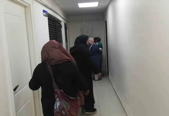 Elazığ zabıtasından cami önlerine dilenci baskını