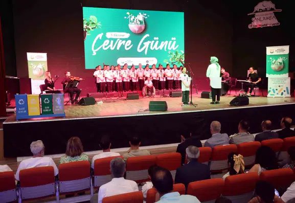 Şanlıurfalı çocuklar çevre için sahnede