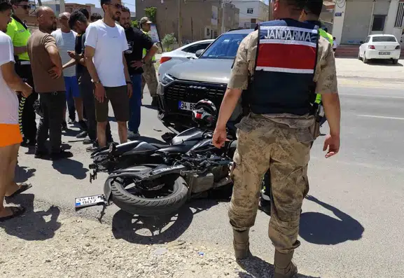 Nusaybin yolunda motosiklet kazası bir kişiyi hastanelik etti