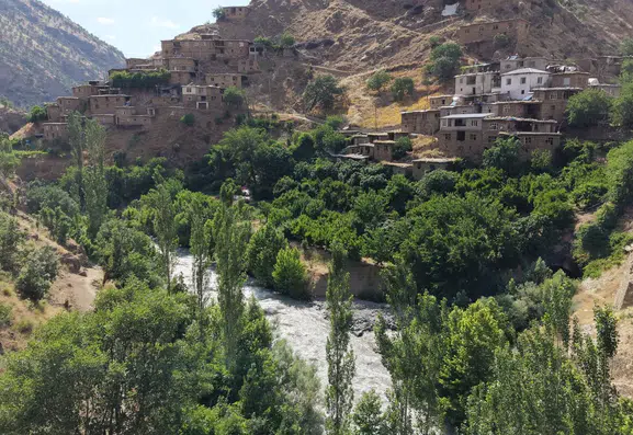 Bitlis Hizan’da 300 yıllık taş evler turizmin yeni adresi oldu