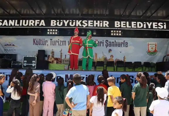 Şanlıurfa Küçükalanlı köyünde çocuklar için sanat şenliği kuruldu