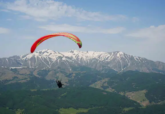 Kurtik Dağı semalarında yamaç paraşütü heyecanı başladı