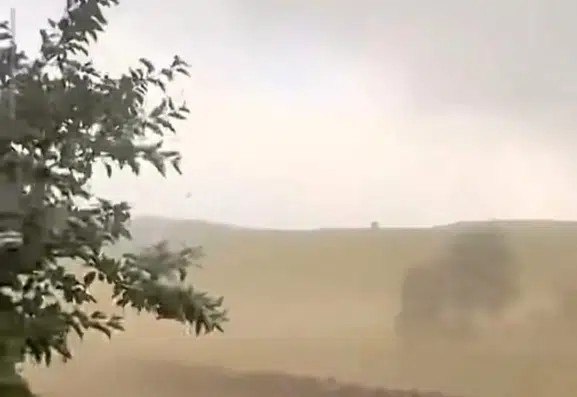 Bingöl Sudüğünü köyünde fırtına paniği kamerada