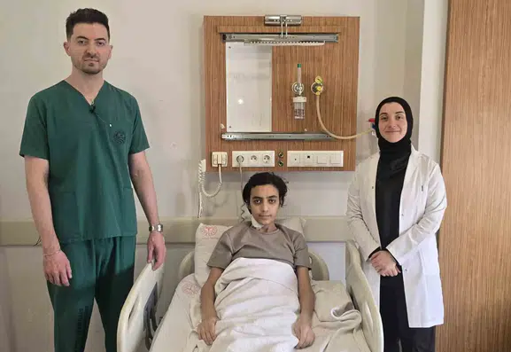 Şanlıurfa’da burundan girilerek 8 santimetrelik tümör temizlendi