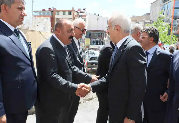 Bakan Uraloğlu Hakkari’de yeni ulaşım projelerini hizmete açtı