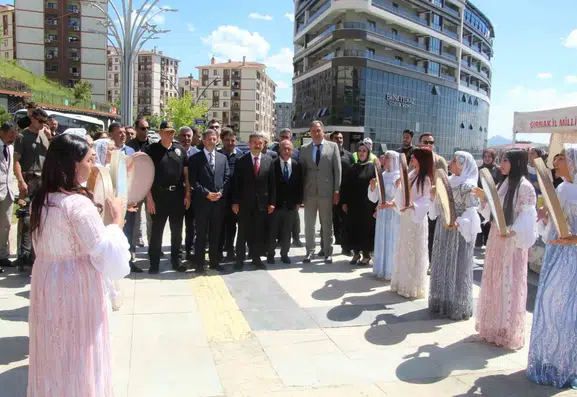 Şırnaklı kadınların el emeği Cumhuriyet Meydanı'nda sergileniyor